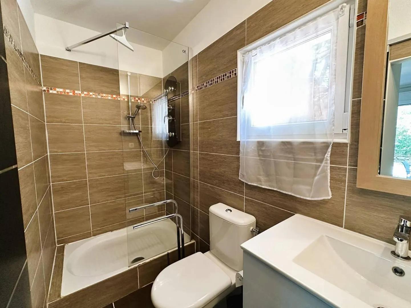 Villa Corail Privee Et Climatisee Pour 10 Personnes Avec Piscine Et Superbe Vue Mer Et Collines A La Londe-Les-Maures