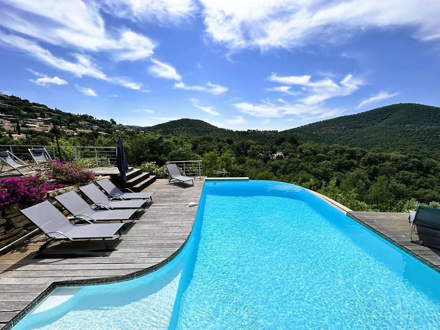 Villa Corail Privee Et Climatisee Pour 10 Personnes Avec Piscine Et Superbe Vue Mer Et Collines A La Londe-Les-Maures
