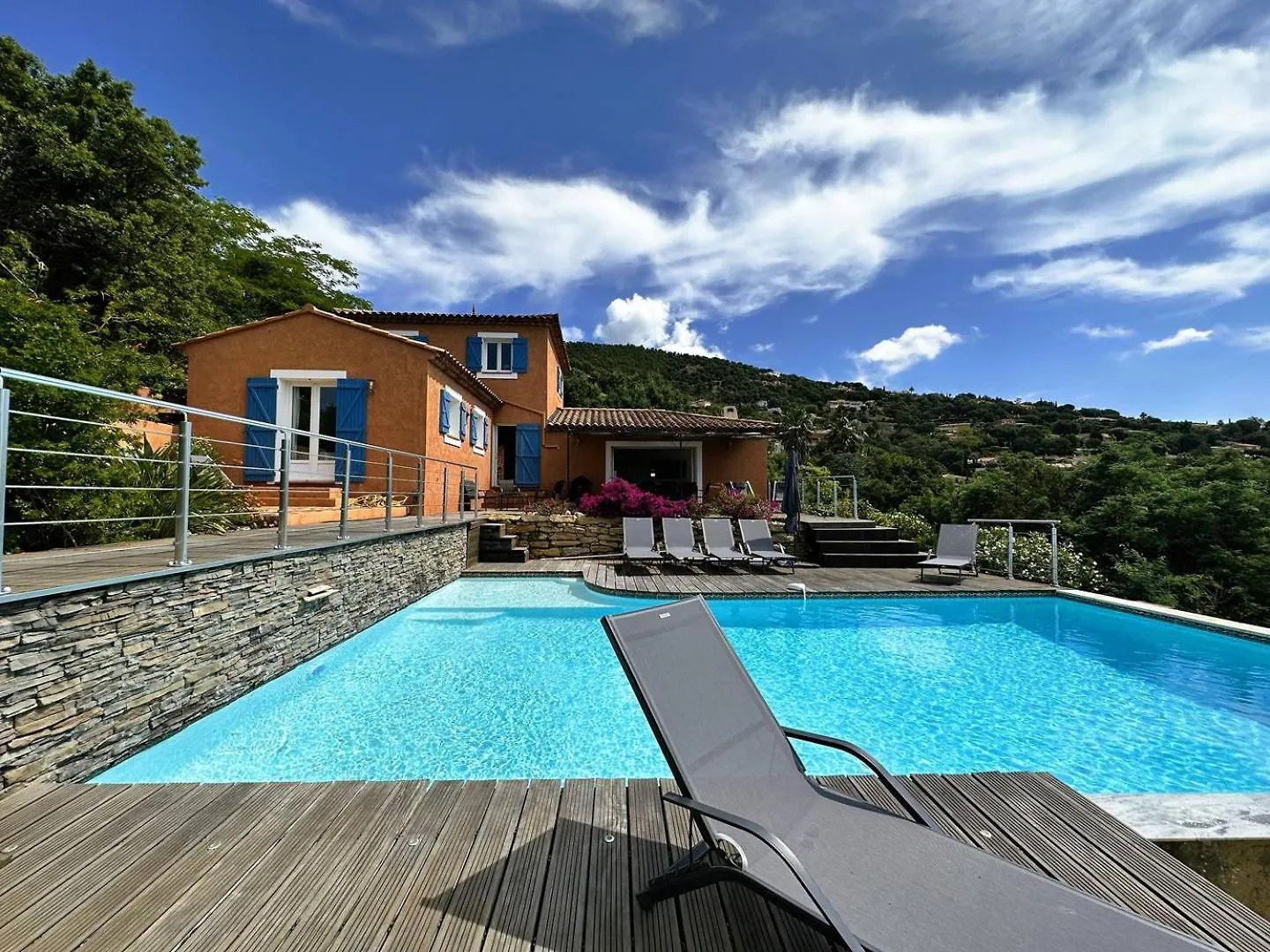 Villa Corail Privee Et Climatisee Pour 10 Personnes Avec Piscine Et Superbe Vue Mer Et Collines A La Londe-Les-Maures