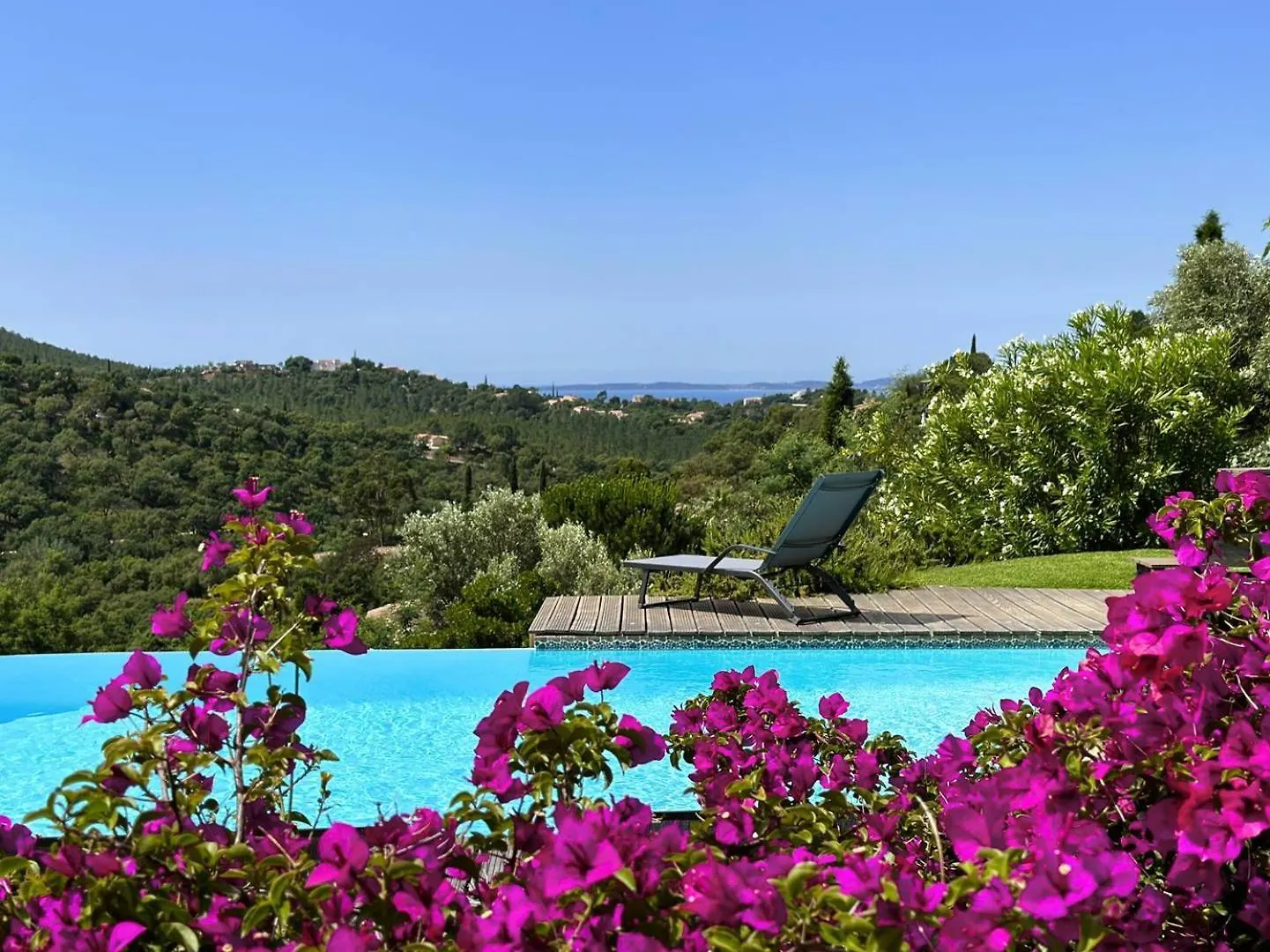 Villa Corail Privee Et Climatisee Pour 10 Personnes Avec Piscine Et Superbe Vue Mer Et Collines A La Londe-Les-Maures